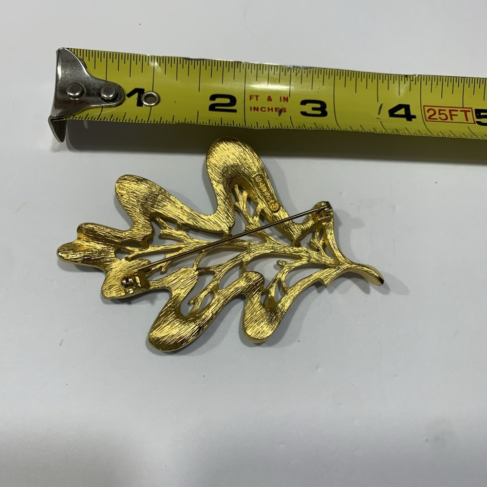 Sarah Coventry Large Brooch Green Enamel Oak Leaf Vintage MCM Nature Hippy Pin - Picture 3 of 4